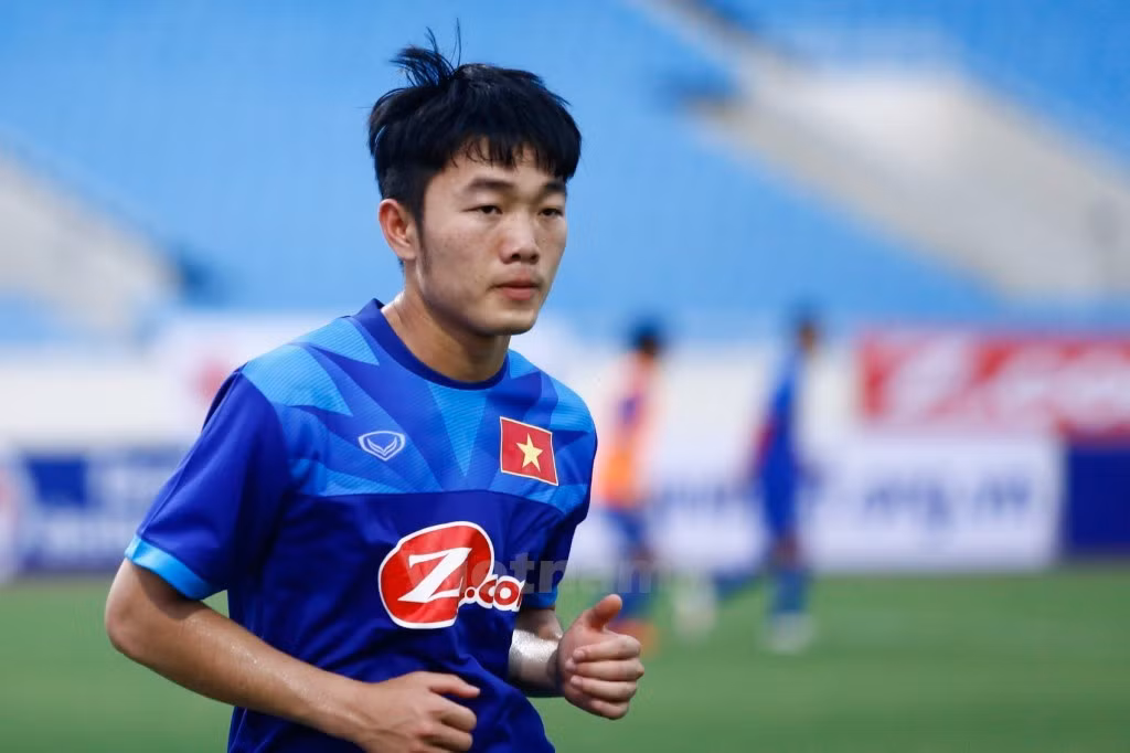 BẢN TIN Thể thao: Messi 'tí hon' bên sao bóng rổ ảnh 1