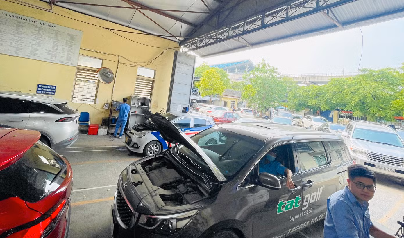 Việc sai lệch thông tin trên hệ thống đăng ký và đăng kiểm xe cũng sẽ khiến phương tiện bị từ chối kiểm định. Việc sai lệch thông tin trên hệ thống đăng ký và đăng kiểm xe cũng sẽ khiến phương tiện bị từ chối kiểm định.