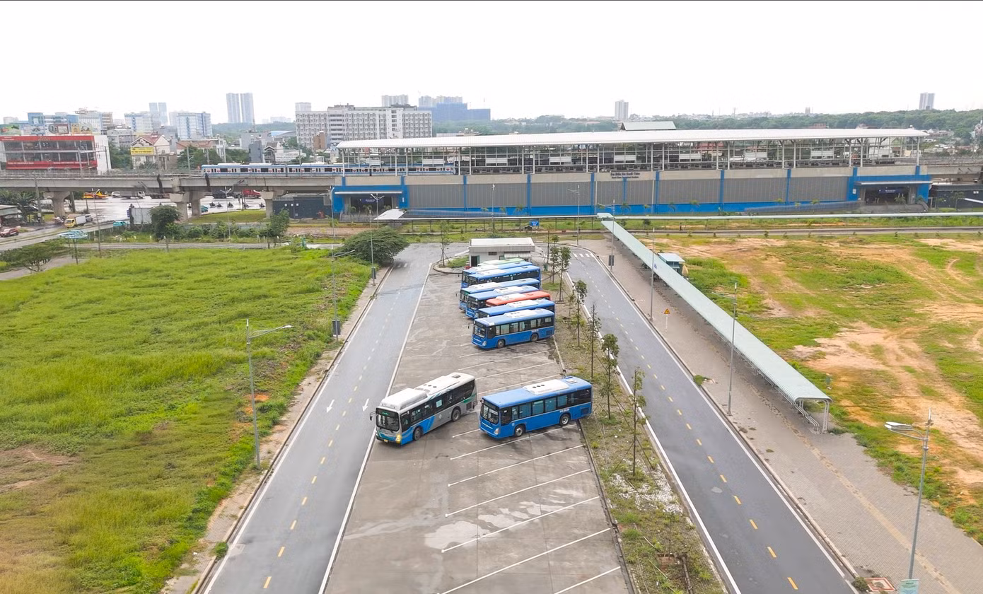 Hành khách từ Bình Dương cũ đi tuyến buýt này, dễ dàng chuyển tiếp sang Metro Bến Thành-Suối Tiên để vào trung tâm TPHCM.