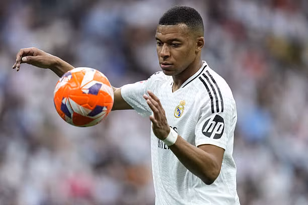 Mbappe giành Chiếc giày vàng châu Âu mùa giải 2024/25.