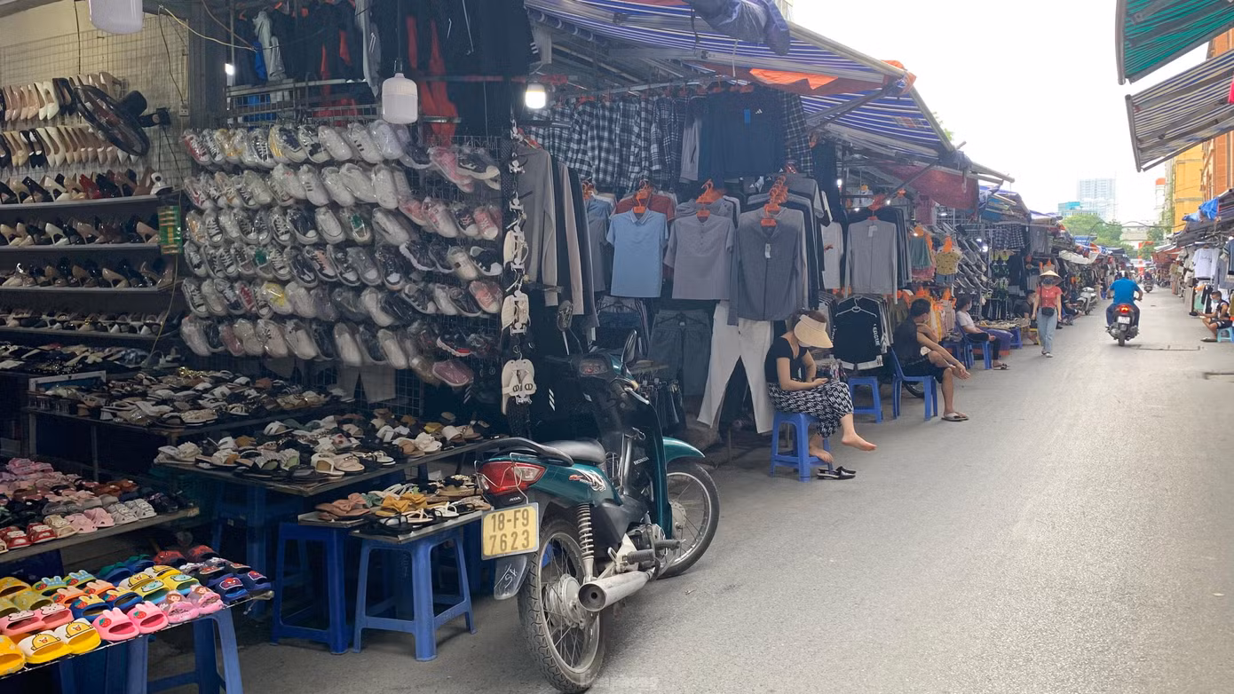 Còn một số khác thì đóng cửa và trả lại mặt bằng vì không thể bán được.