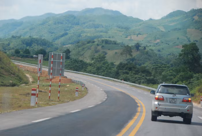 Thênh thang cao tốc Việt ảnh 13
