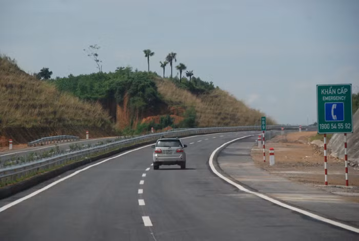 Thênh thang cao tốc Việt ảnh 17
