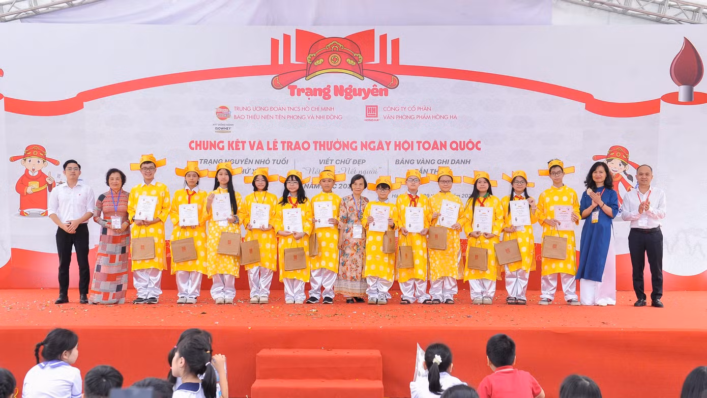 Ở nội dung Bảng vàng ghi danh có 6 giải Trạng nguyên, 6 giải Bảng nhãn, 12 giải Thám hoa, 48 giải Hoàng giáp và 24 giải Trạng nguyên đồng đội. Ban Tổ chức trao danh hiệu Thám hoa nội dung Bảng vàng ghi danh.