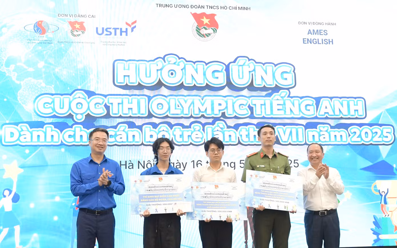 Bên cạnh đó, chương trình đã diễn ra talkshow “Vietnamese Youth Officials stepping into the thriving era together with English” (Cán bộ trẻ cùng tiếng Anh bước vào kỷ nguyên vươn mình của dân tộc).