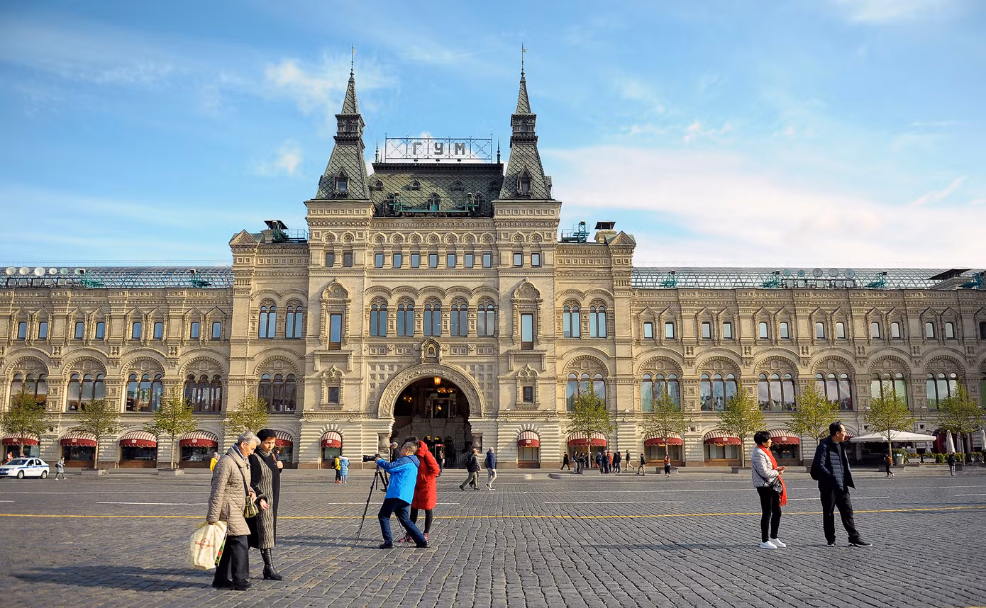 Trung tâm thương mại từ thế kỷ XIX đối diện với Điện Kremlin trên Quảng trường Đỏ. Ảnh: Xuân Tùng