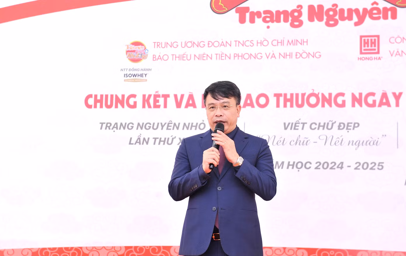 Nhà báo Nguyễn Phan Khuê - Tổng Biên tập Báo Thiếu niên Tiền phong và Nhi đồng, Trưởng Ban tổ chức, cho biết: “Ngày hội không chỉ là sân chơi trí tuệ dành cho tuổi thơ, mà còn là dịp để chúng ta hun đúc tinh thần hiếu học, giữ gìn nét chữ - nết người. Trong không khí thiêng liêng kỷ niệm 50 năm Ngày Giải phóng miền Nam, thống nhất đất nước, tôi tin tưởng thế hệ trẻ sẽ tiếp nối truyền thống vẻ vang, viết tiếp những trang sử vàng cho dân tộc”.