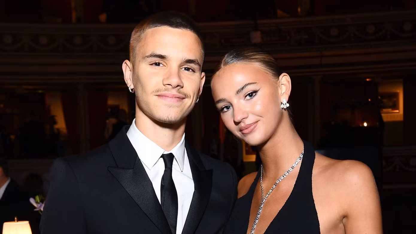 Romeo Beckham và Mia Regan quyết định sống chung từ cuối năm 2023.