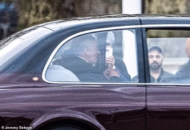 Vua Charles được nhìn thấy trên đường phố London ngày 25/1. Ảnh: Jeremy Selwyn.