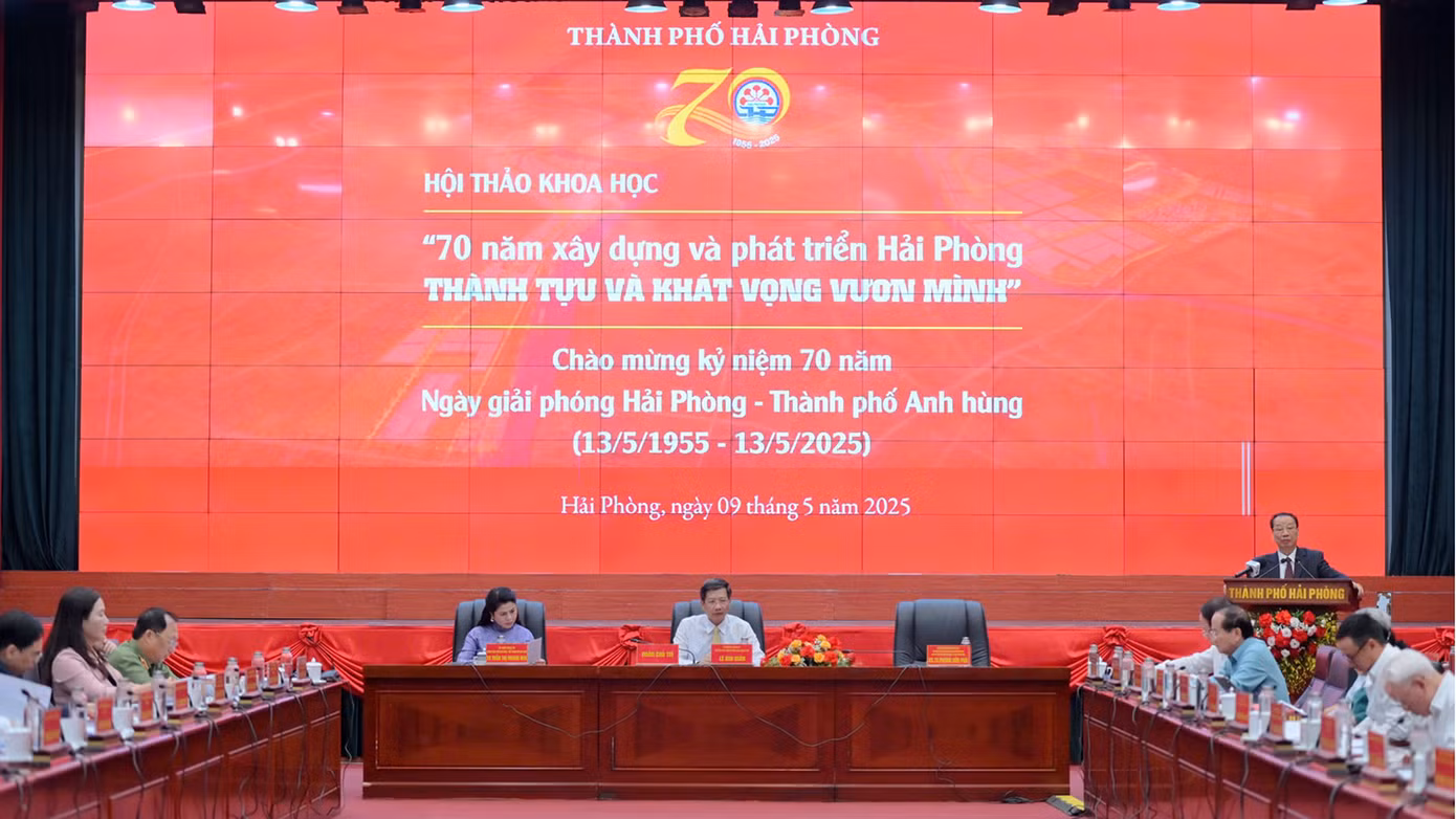 Hội thảo khoa học "70 năm xây dựng và phát triển Hải Phòng - Thành tựu và khát vọng vươn mình", diễn ra ngày 9/5.
