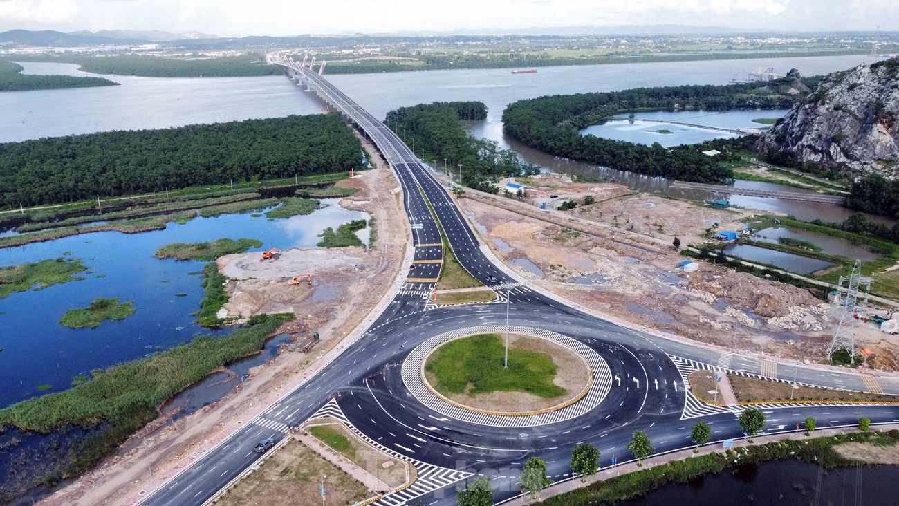 Năm 2024 Hải Phòng khánh thành nhiều cây cầu được đầu tư hàng nghìn tỷ đồng kết nối với Quảng Ninh, Thái Bình.
