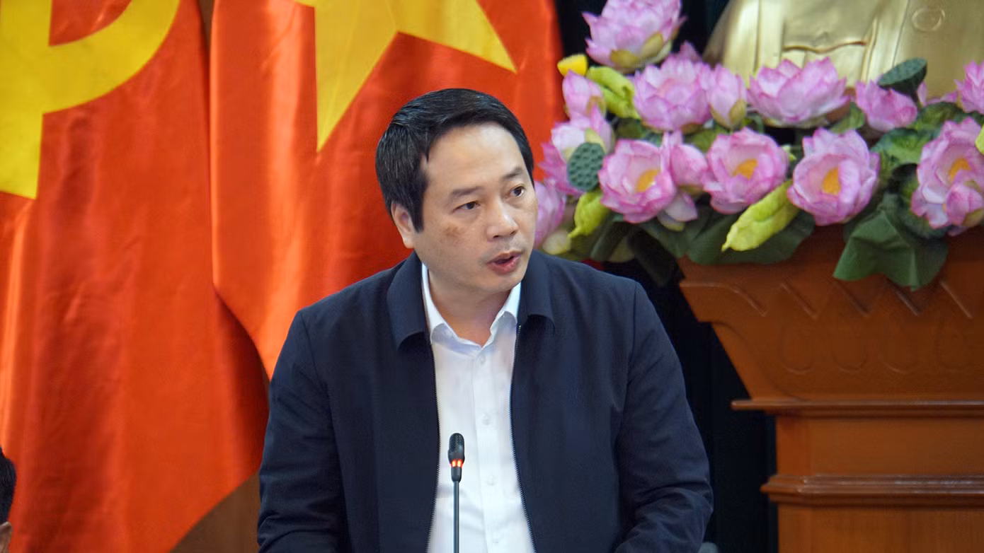 Ông Nguyễn Ngọc Tú - Giám đốc Sở Tài chính Hải Phòng - thông tin tại buổi họp thường kỳ tháng 3.