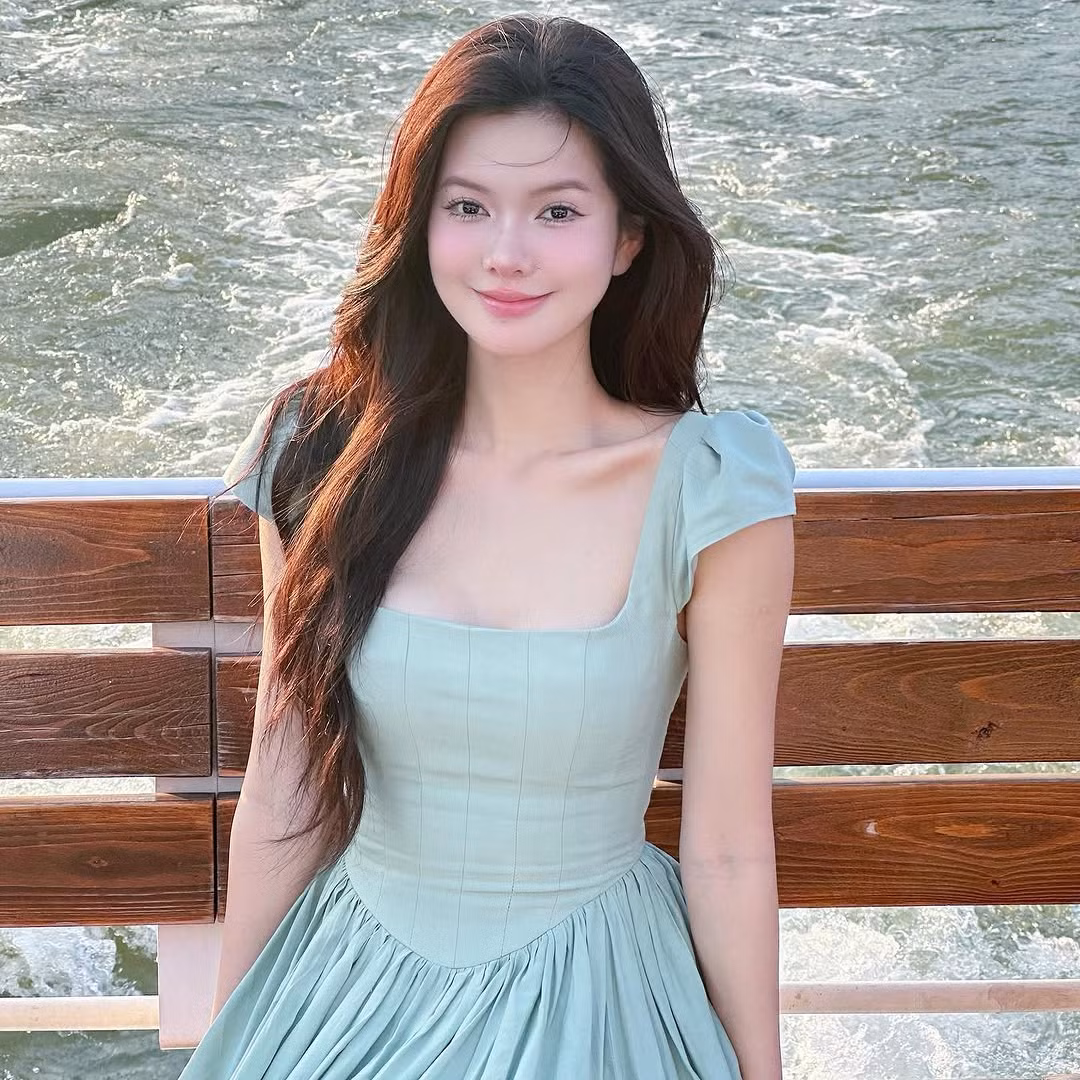 Đỗ Yên Đan sinh năm 1997, đến từ Đắk Lắk, hiện sống và làm việc tại TP.HCM. Cô là KOL trong lĩnh vực làm đẹp.