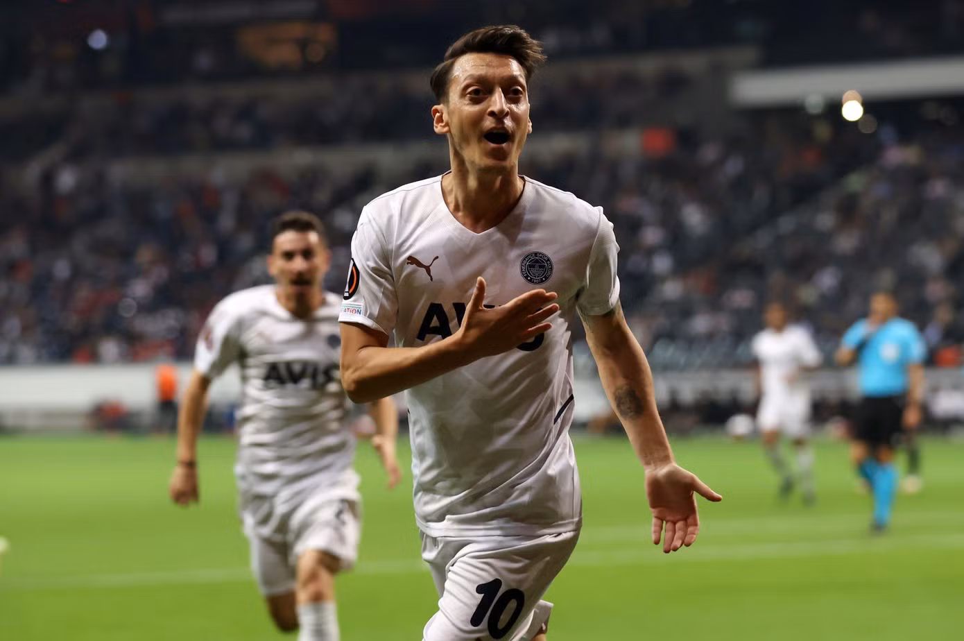 Ozil trải qua những năm cuối sự nghiệp ở Thổ Nhĩ Kỳ