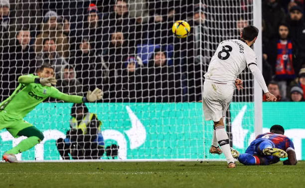 Bruno Fernandes giúp MU vượt lên