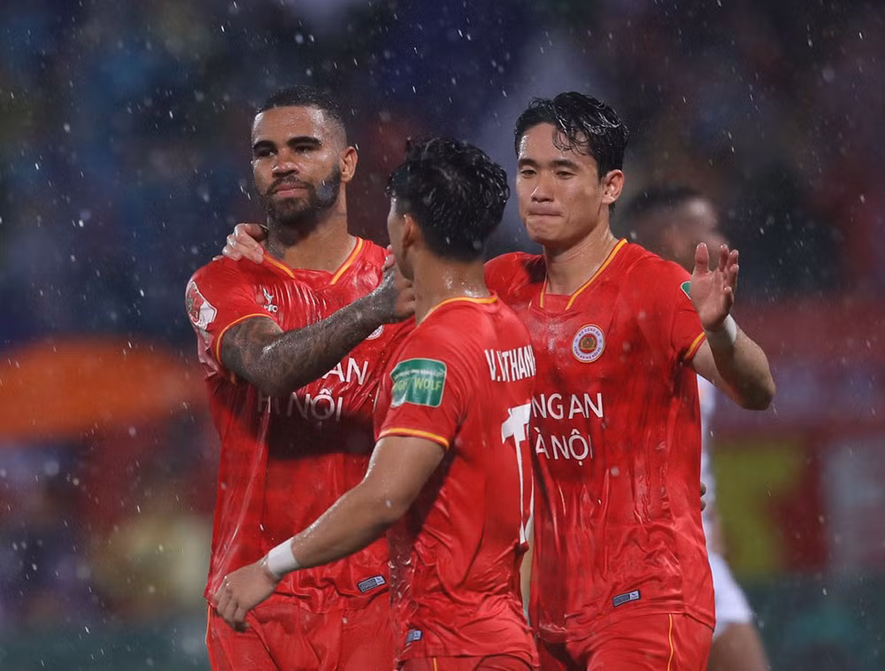 Jhon Cley không lọt vào đội hình tiêu biểu cho dù ghi 11 bàn ở V-League 2023