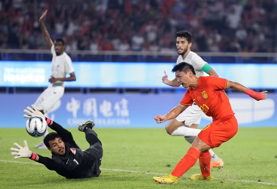 Tuyển Olympic Trung Quốc sẽ gặp đối thủ mạnh nhất từ đầu giải