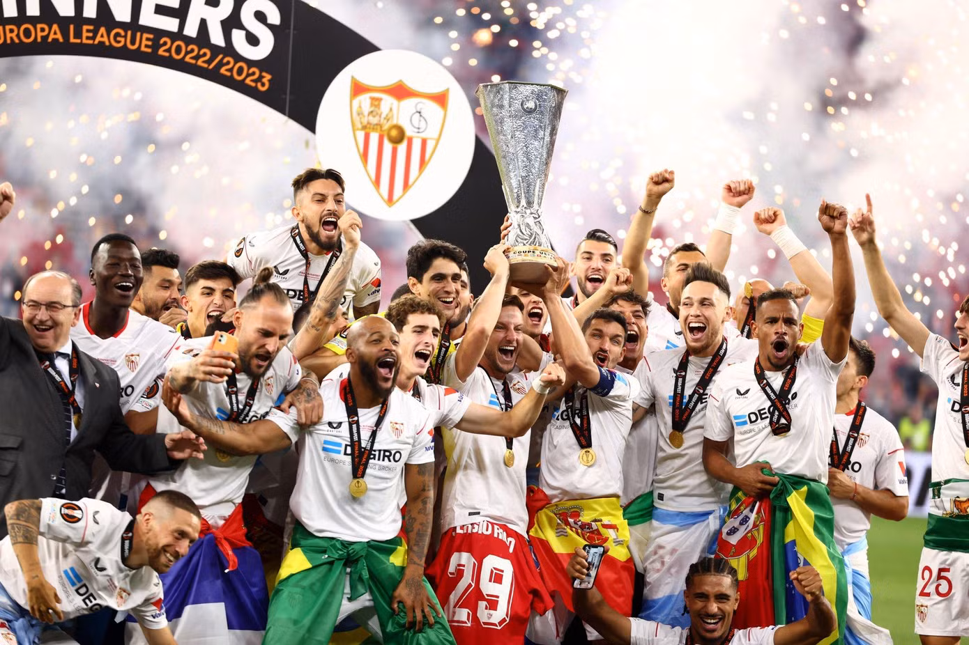 Sevilla thống trị cúp C2 châu Âu