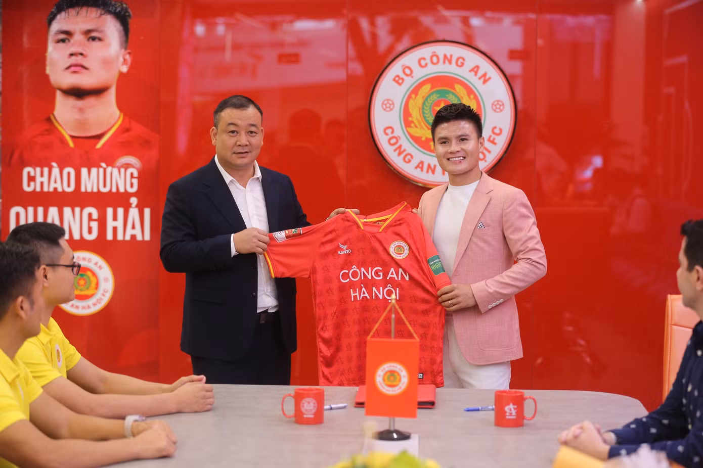 Hợp đồng với Quang Hải giúp CAHN thêm hưng phấn