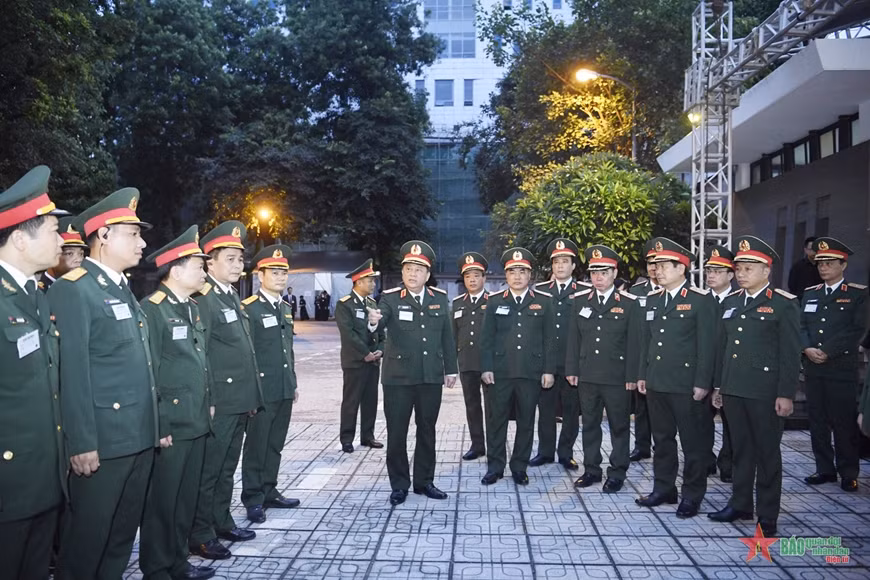 Chỉ huy Cục Bảo vệ an ninh Quân đội báo cáo với thủ trưởng các cấp về công tác phối hợp bảo đảm an ninh, an toàn Lễ Quốc tang.