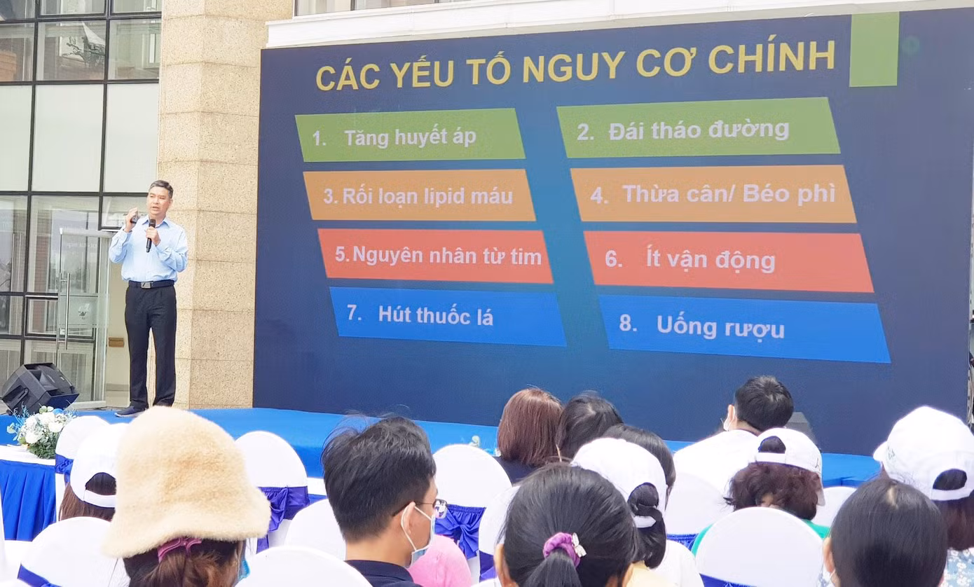 BS Mỹ Hòa chia sẻ về các yếu tố nguy cơ dẫn tới bệnh đột quỵ trong cộng đồng