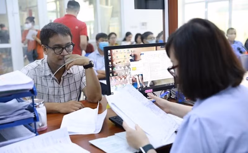 Bố trí cán bộ lãnh đạo cấp huyện làm nòng cốt tại cấp xã mới (Ảnh minh họa)