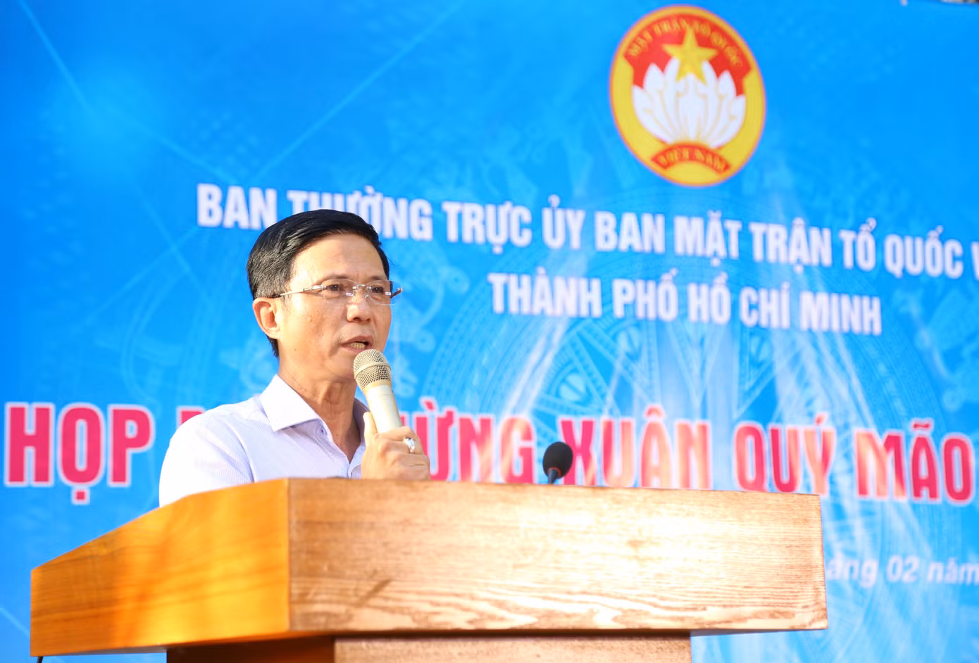 Ông Lê Văn Thu thông tin tại buổi họp mặt. Ảnh: Ngô Tùng