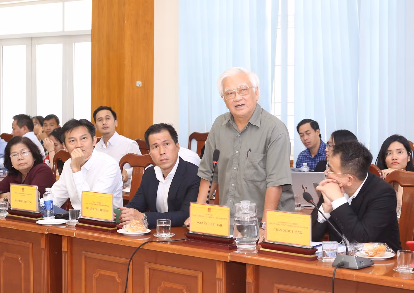 TS. Nguyễn Chí Thành trao đổi tại hội thảo. Ảnh: Ngô Tùng