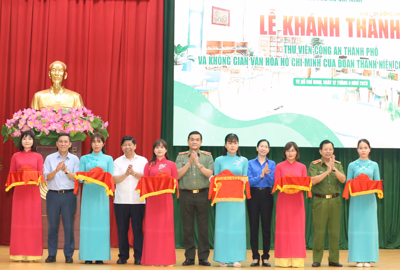 Khánh thành Thư viện Công an TPHCM và Không gian văn hóa Hồ Chí Minh tại trụ sở CATP.