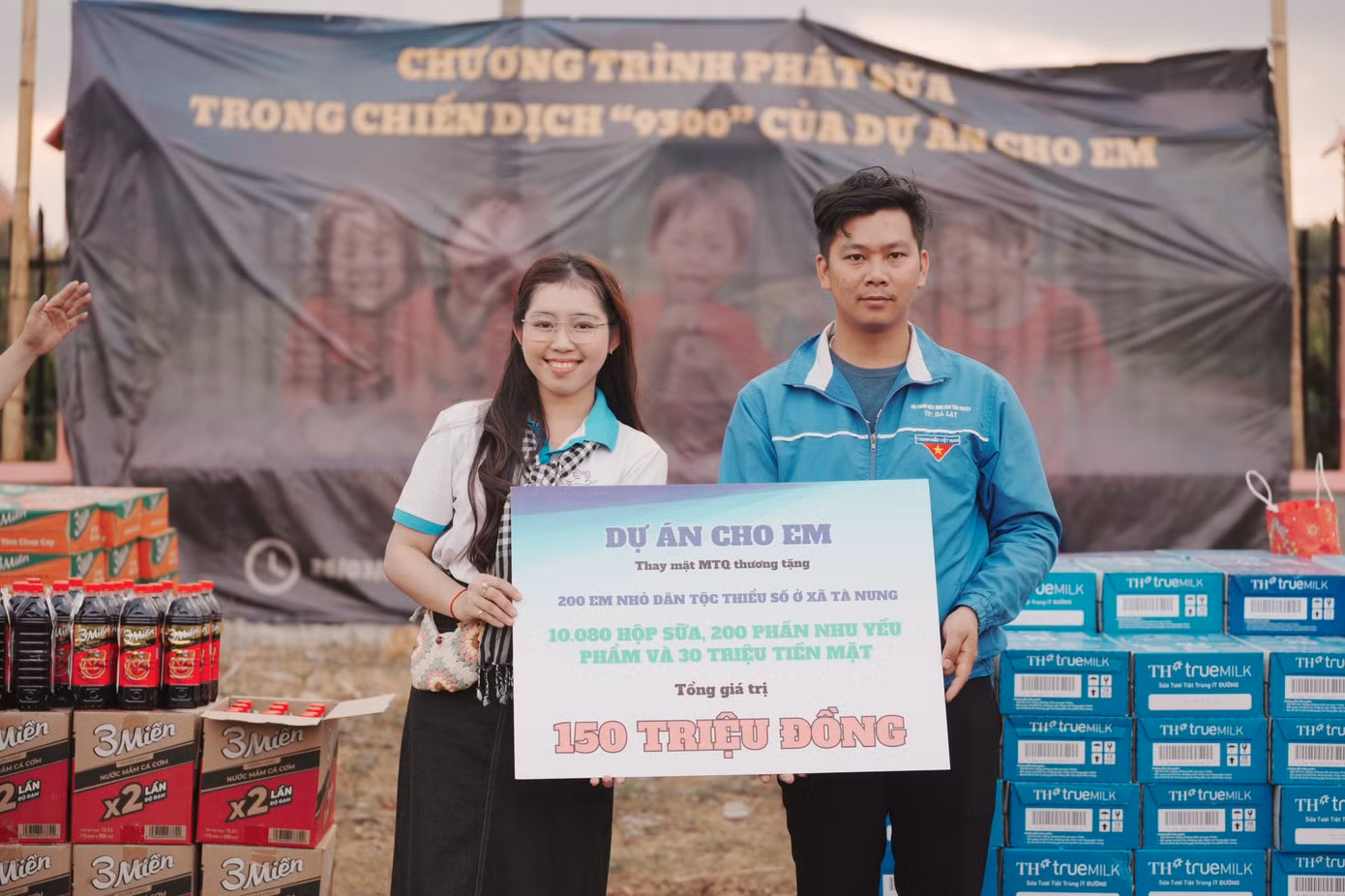 Những phần quà được dự án gửi tặng tới các em nhỏ xã Tà Nung, TP. Đà Lạt, tỉnh Lâm Đồng. Những phần quà được dự án gửi tặng tới các em nhỏ xã Tà Nung, TP. Đà Lạt, tỉnh Lâm Đồng.