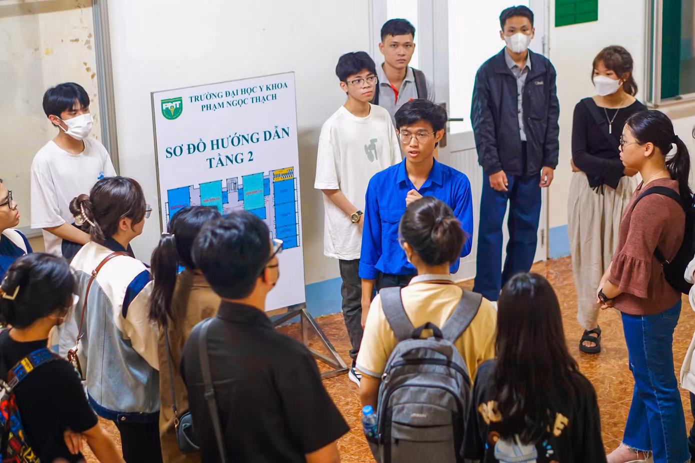 Ghi nhận tại khoa Răng Hàm Mặt, trường ĐH Y khoa Phạm Ngọc Thạch, sau khi được các anh chị trong BCH đoàn khoa giới thiệu sơ về trường, các tân sinh viên đã có cơ hội được dẫn tham quan các phòng học chức năng trong khoa.