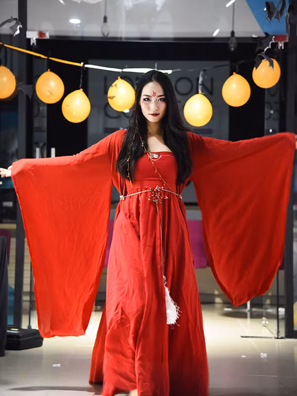 'Ma nữ' khoe nhan sắc mê hồn trong đêm Halloween ảnh 7