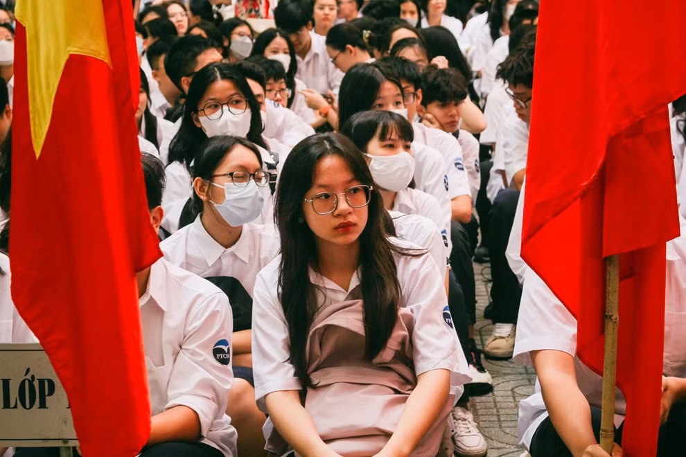 Học sinh Trường THPT chuyên Ngoại ngữ