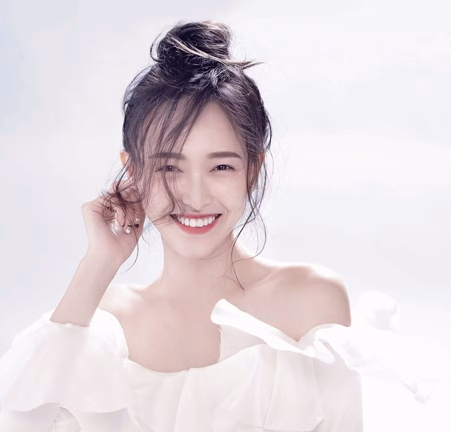 'Tiểu hoa đán' Đường Yên đẹp mong manh, gợi cảm ảnh 2