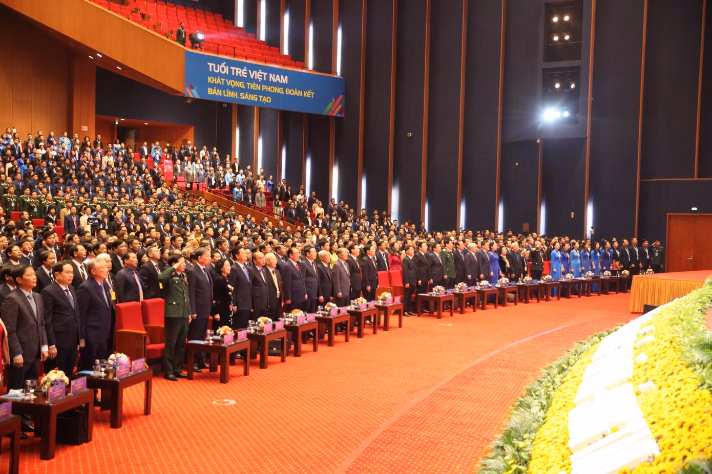Dự phiên trọng thể đại hội có đồng chí Nguyễn Phú Trọng - Tổng Bí thư Ban Chấp hành Trung ương Đảng; đồng chí Nông Đức Mạnh, nguyên Tổng Bí thư Ban Chấp hành Trung ương Đảng; đồng chí Nguyễn Xuân Phúc, Ủy viên Bộ Chính trị, Chủ tịch nước; nguyên Thủ tướng Chính phủ Nguyễn Tấn Dũng; đồng chí Vương Đình Huệ, Ủy viên Bộ Chính trị, Chủ tịch Quốc hội và các đồng chí nguyên Chủ tịch Quốc hội Nguyễn Văn An; Nguyễn Sinh Hùng; đồng chí Võ Văn Thưởng, Ủy viên Bộ Chính trị, Thường trực Ban Bí thư; đồng chí Đỗ Văn Chiến, Bí thư Trung ương Đảng, Chủ tịch Ủy ban TW MTTQ Việt Nam và các Uỷ viên Bộ Chính trị, lãnh đạo các bộ, ban, ngành cùng tham dự. Cùng các đồng chí Bí thư thứ nhất T.Ư Đoàn, Bí thư T.Ư Đoàn các thời kỳ.
