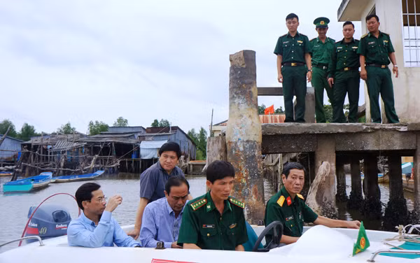 Áp thấp nhiệt đới uy hiếp, Cà Mau căng mình lo chống thiên tai ảnh 4