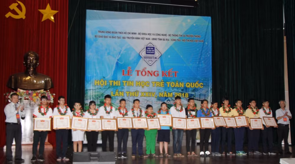 Trao thưởng Hội thi Tin học trẻ toàn quốc năm 2018 ảnh 5