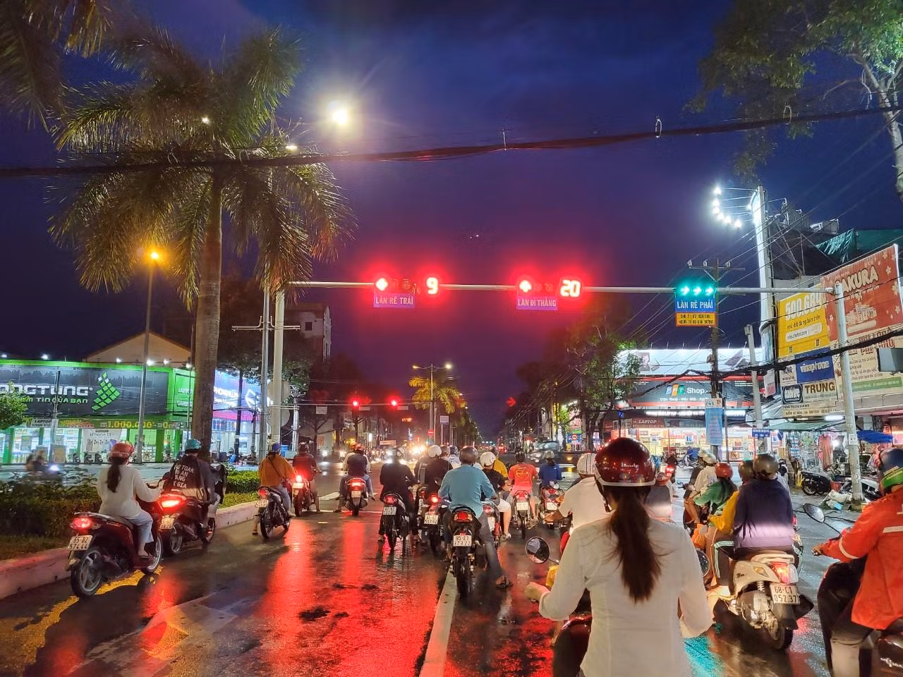Khuya 18/10, Cần Thơ có văn bản hoả tốc hướng dẫn việc áp dụng quy định tạm thời “Thích ứng an toàn, linh hoạt, kiểm soát hiệu quả dịch COVID-19” tương đương với cấp độ 1 - Ảnh: Kim Hà.