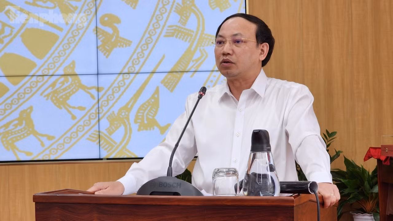 Ông Nguyễn Xuân Ký – Bí thư Tỉnh uỷ, Chủ tịch HĐND tỉnh Quảng Ninh phát biểu tại hội nghị. Ảnh: Kim Hà.