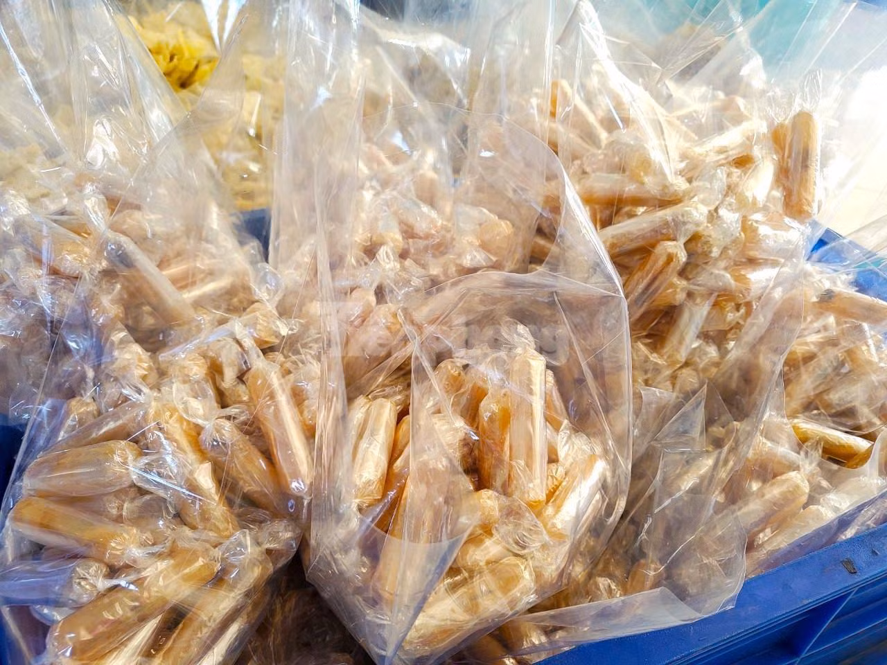 Mứt mãng cầu được đóng gói thành phẩm (Ảnh: Kim Hà).