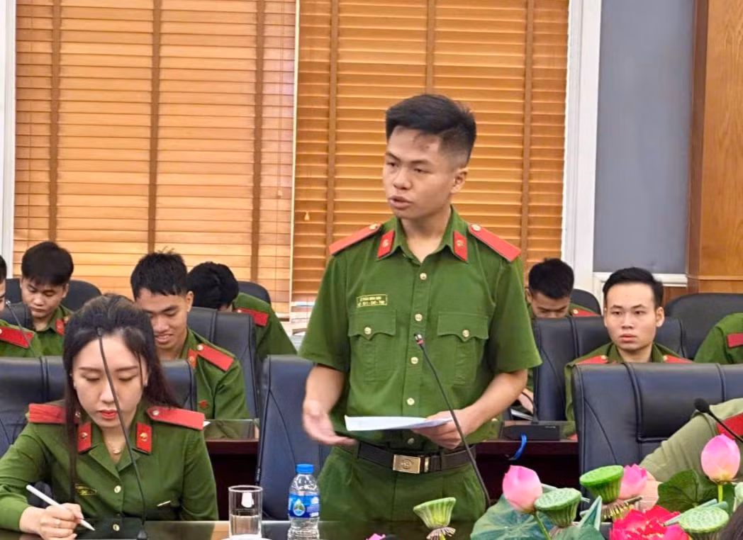 Đỗ Trần Minh Anh vừa nhận giải thưởng Gương mặt trẻ Công an tiêu biểu năm 2024 với nhiều thành tích nổi bật.