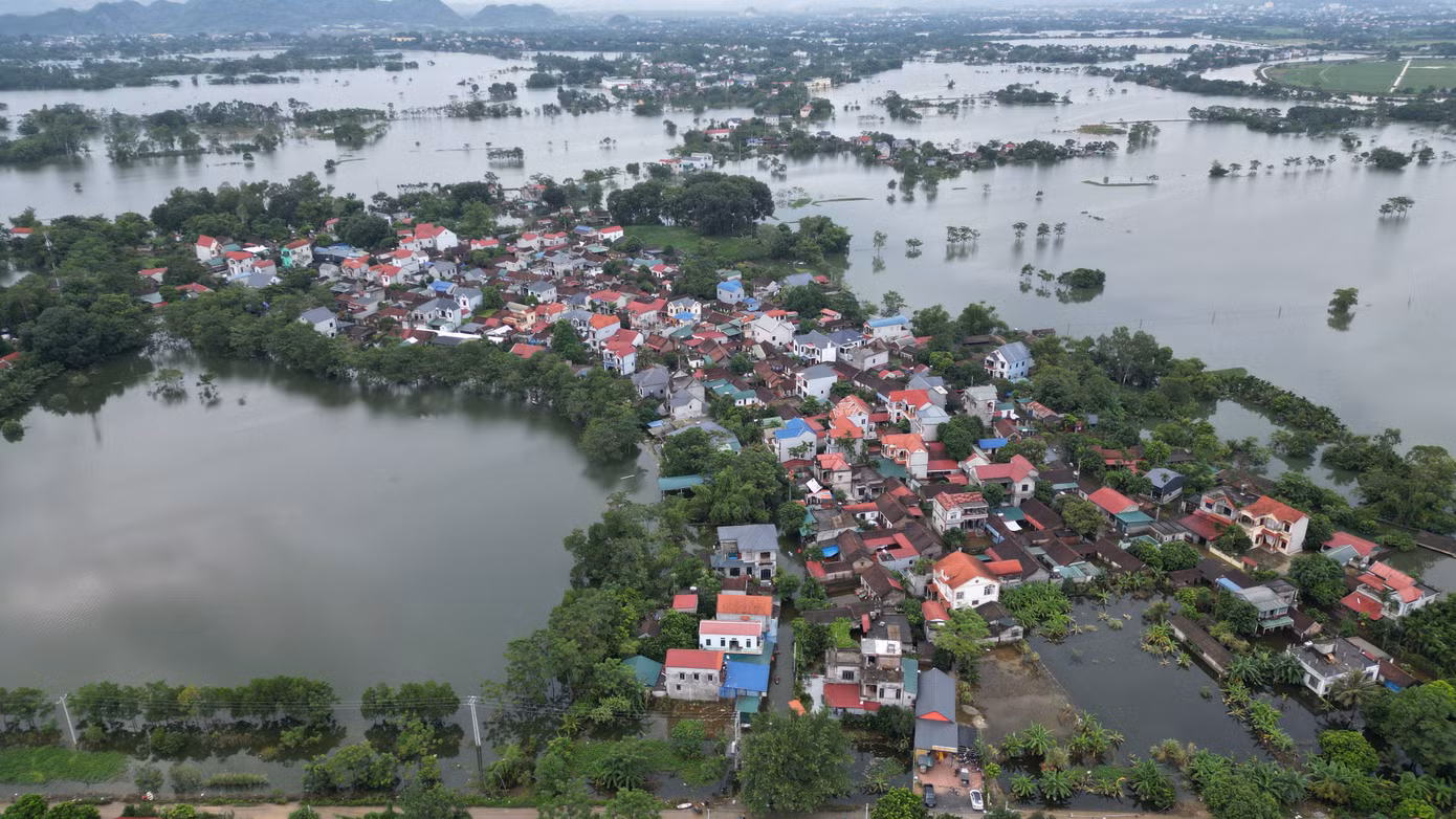 Theo báo cáo nhanh của Ban Chỉ huy Phòng chống thiên tai và Tìm kiếm cứu nạn huyện Chương Mỹ, tính đến sáng nay (2/8), mực nước sông Bùi đã hạ xuống mức 6,5m (giảm 30cm so với ngày 1/8), bằng với mức báo động 2.