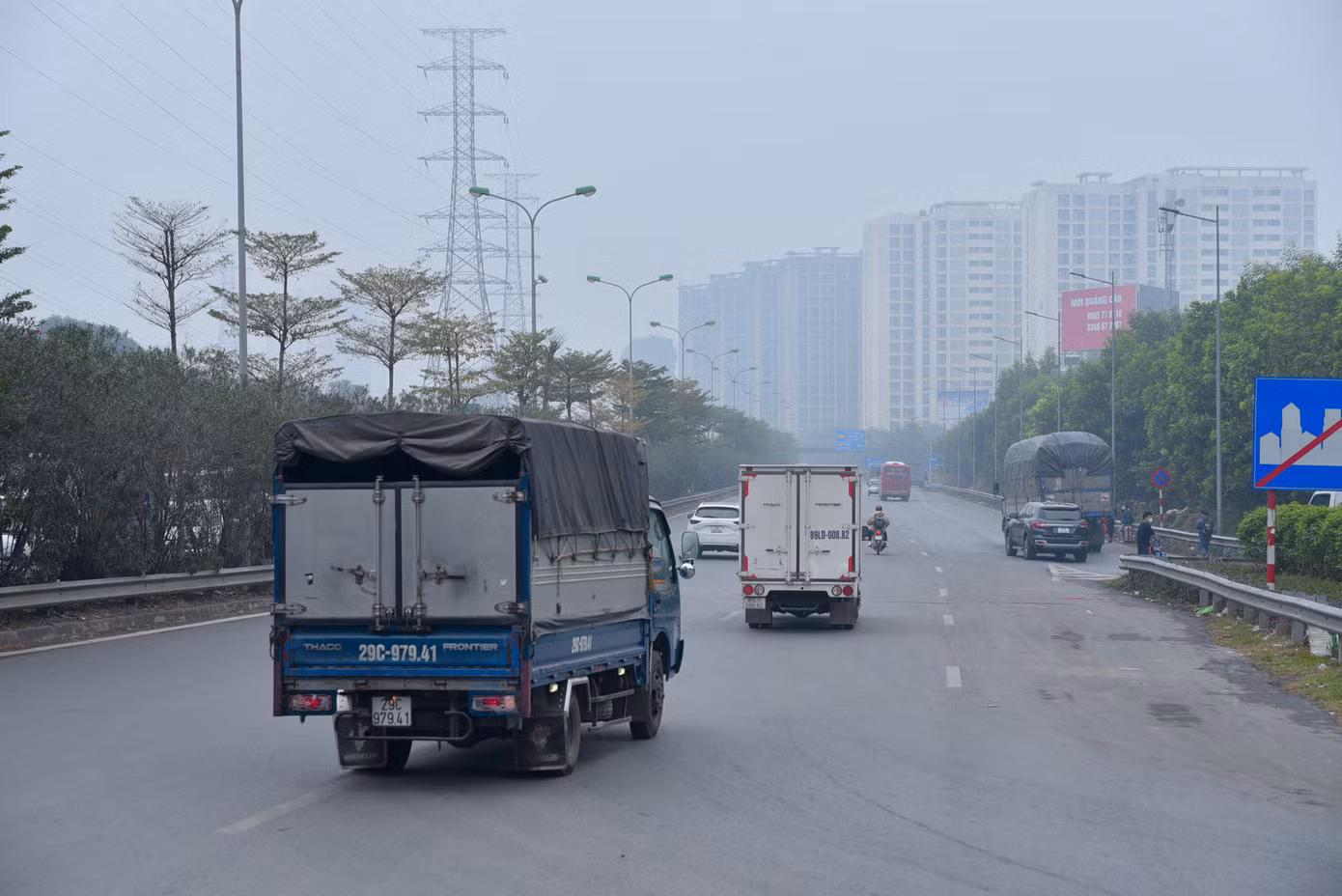 Các phương tiện di chuyển trên cao tốc Pháp Vân - Cầu Giẽ.