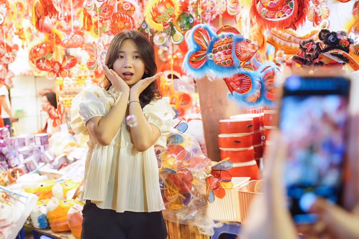 Thả dáng điệu đà với đồ chơi truyền thống.