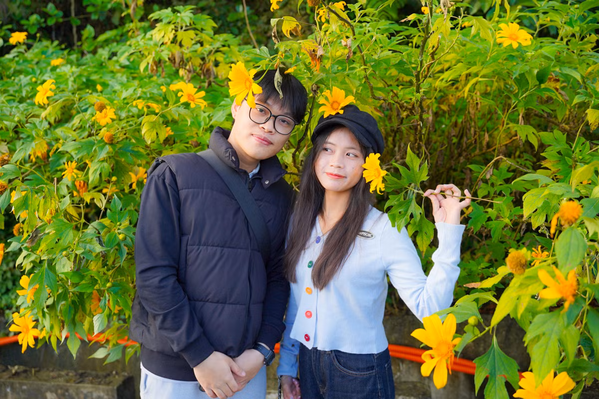 Nhiều cặp đôi cũng coi đây là dịp để vui chơi và nghỉ ngơi vào cuối tuần.