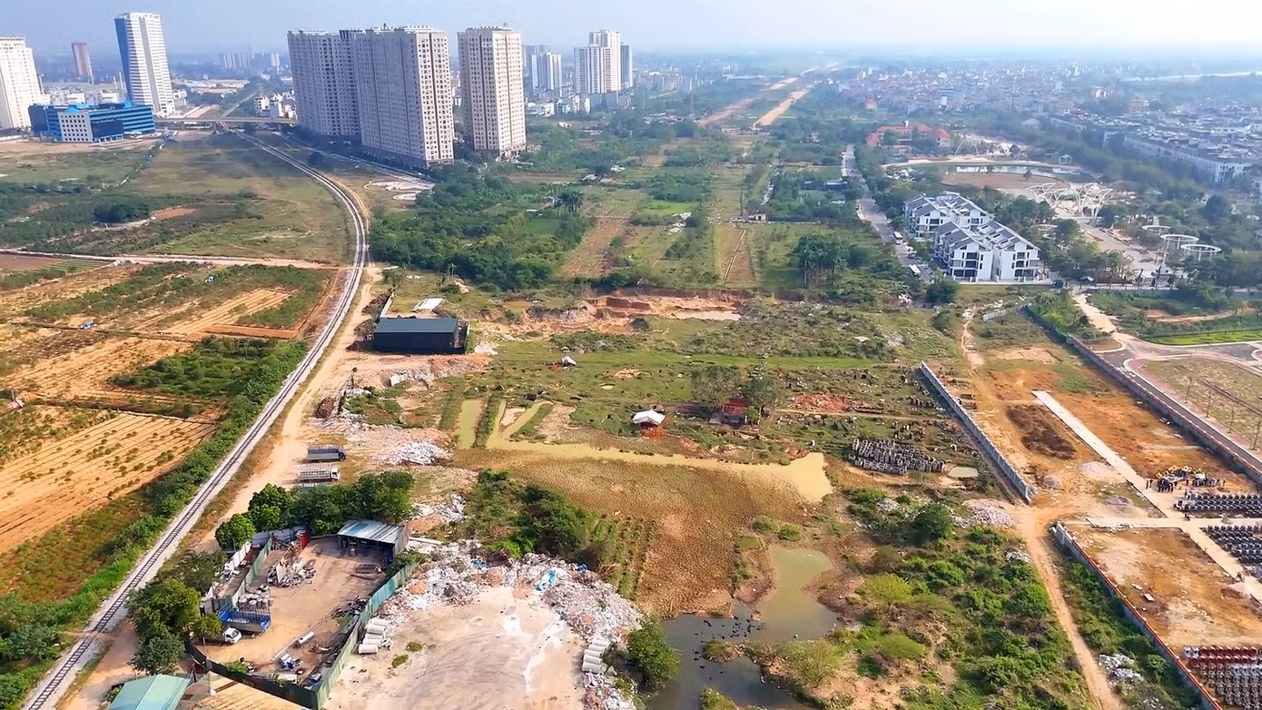 Hình ảnh dự án Vành đai 4 bắt đầu qua quận Hà Đông có điểm đầu ở phường Yên Nghĩa đoạn kênh dẫn nước trạm bơm tiêu Yên Nghĩa, tiếp giáp với xã Đông La, huyện Hoài Đức.