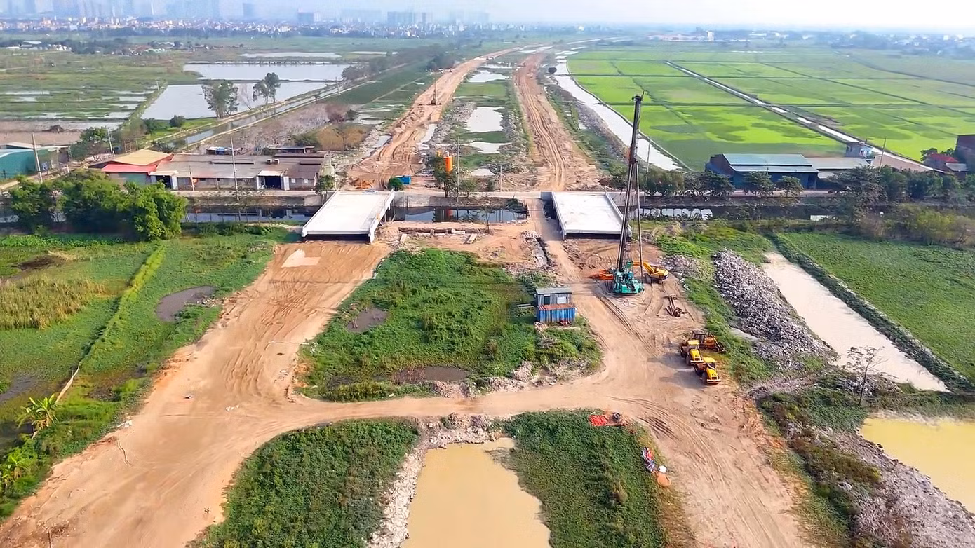 Tuyến đường vành đai 4 kỳ vọng giúp quận Hà Đông tăng cường khả năng kết nối, tạo động lực, tác động lan tỏa liên vùng, nâng bước đột phá trong phát triển kinh tế xã hội, đảm bảo an ninh quốc phòng của quận.