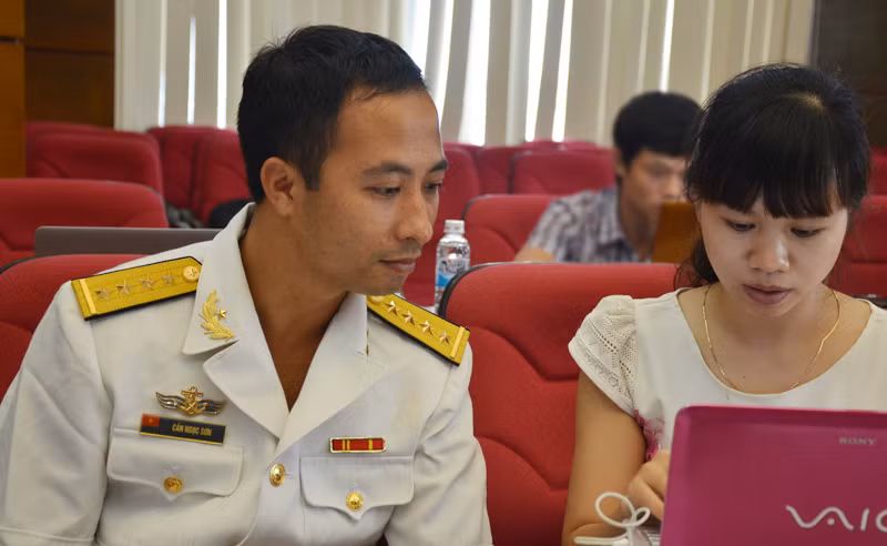 Lý giải 'cơn sốt' Hoa hậu làm vedette sàn diễn thời trang ảnh 42