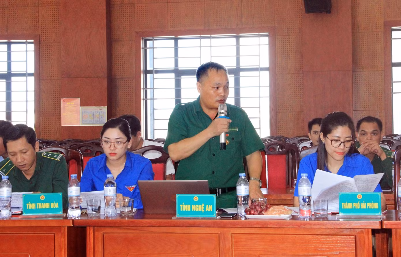 Anh Nguyễn Đình Thắng - Chỉ huy trưởng Ban Chỉ huy lực lượng TNXP tỉnh Nghệ An phát biểu ý kiến