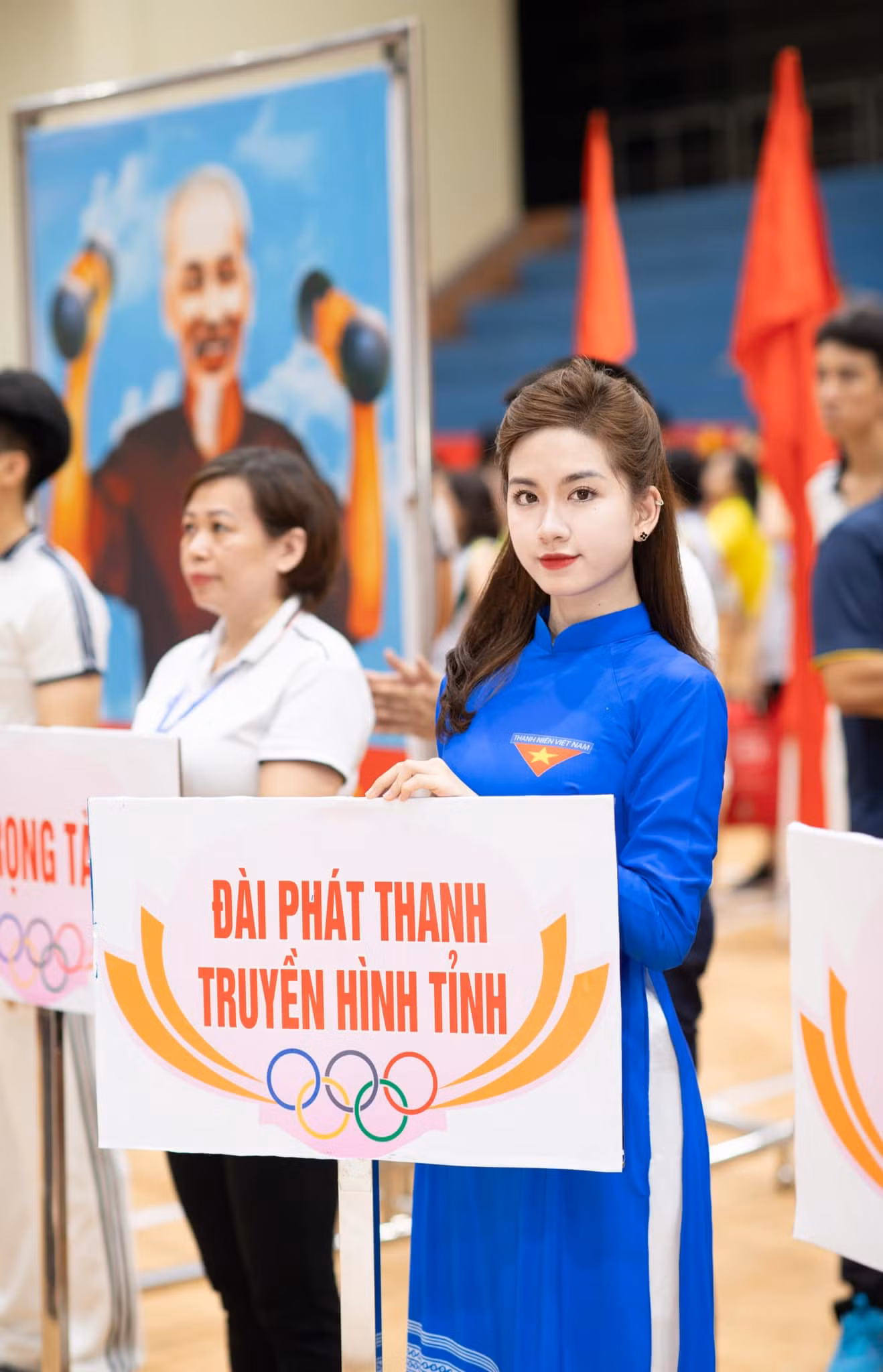 Ngoài dẫn bản tin thời sự, nữ MC còn dẫn các chương trình khác như: Nghệ An ngày mới, Nhịp sống 24h, Bản tin thời tiết...